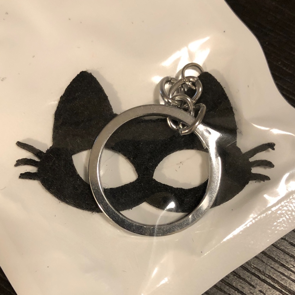 Unbranded Black Cat Mask Keychain - Cute Cat Accessory